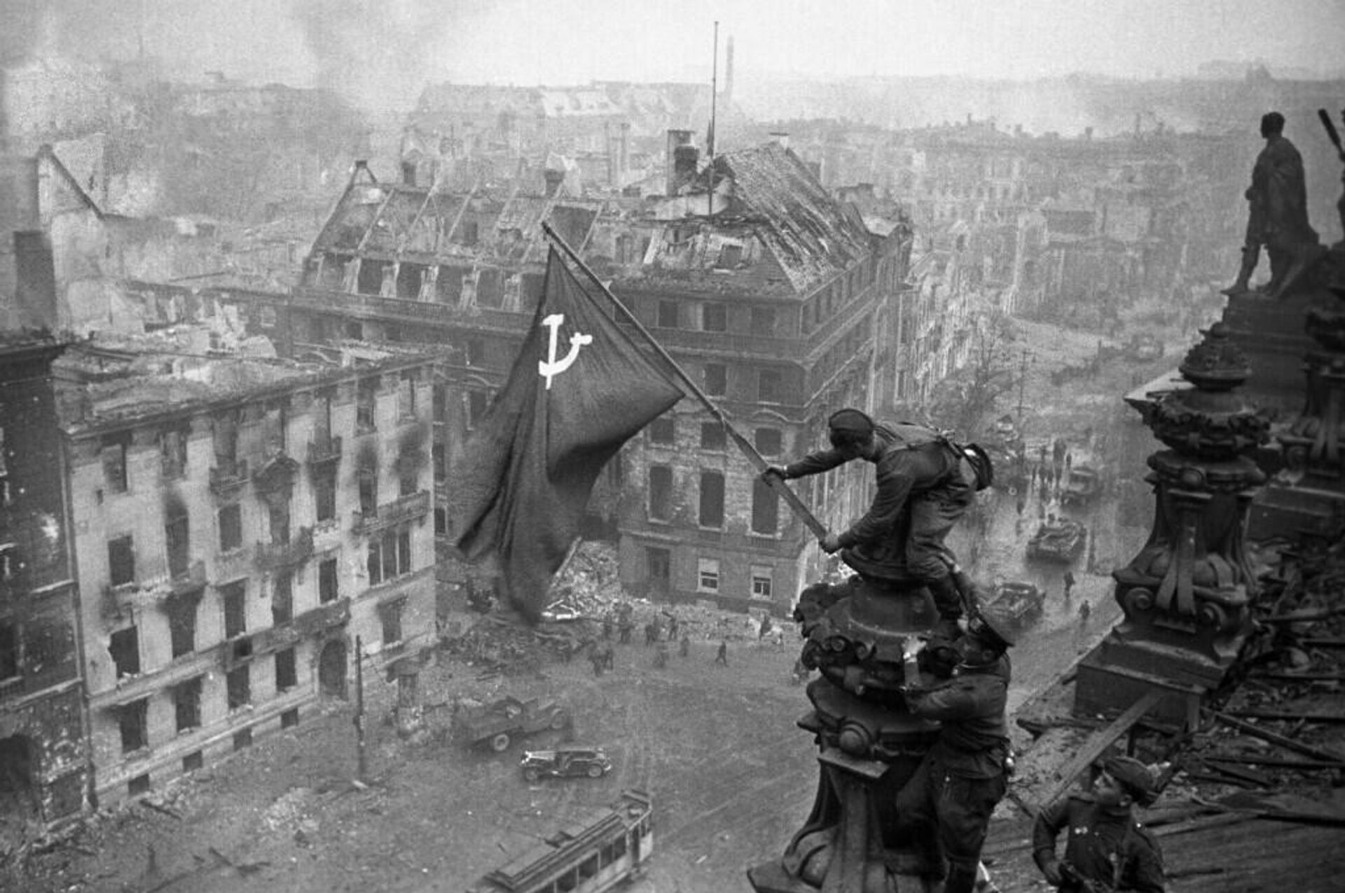 Выставка 85 лет Совинформбюро. Ожившая история. Запечатлённая эпоха Выставка 85 лет Совинформбюро. Ожившая история. Запечатлённая эпоха - Sputnik Казахстан, 1920, 29.05.2026
