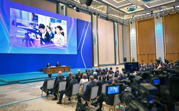 Также в дни госвизита, главы двух государств дали старт строительству школы "Сириус" в Астане. Церемония закладки капсулы Международной образовательной инфраструктуры "Казахстан – Сириус" состоялась в онлайн-формате. Проект направлен на раскрытие потенциала талантливых детей и формирование нового поколения конкурентоспособных специалистов, ориентированных на науку, технологии и инновации. - Sputnik Казахстан