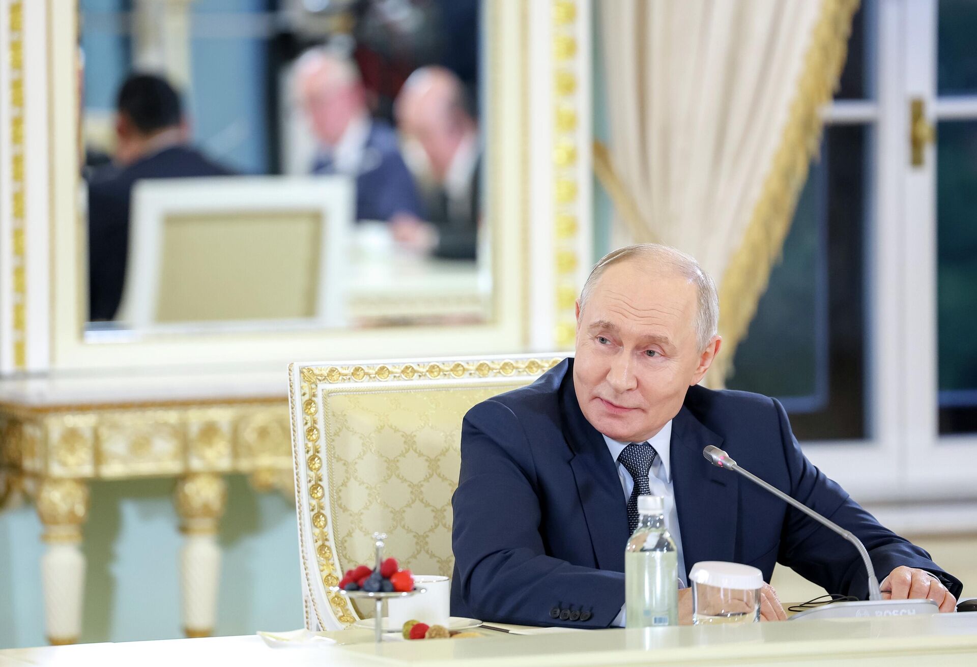 Встреча президента РФ Владимира Путина с руководителями международных информационных агентств - Sputnik Казахстан, 1920, 05.06.2026