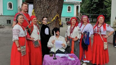 Здесь одновременно отмечают сразу три события: День русского языка, Пушкинский день и День защиты детей