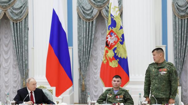 Встреча президента РФ Владимира Путина с участниками СВО - Sputnik Казахстан