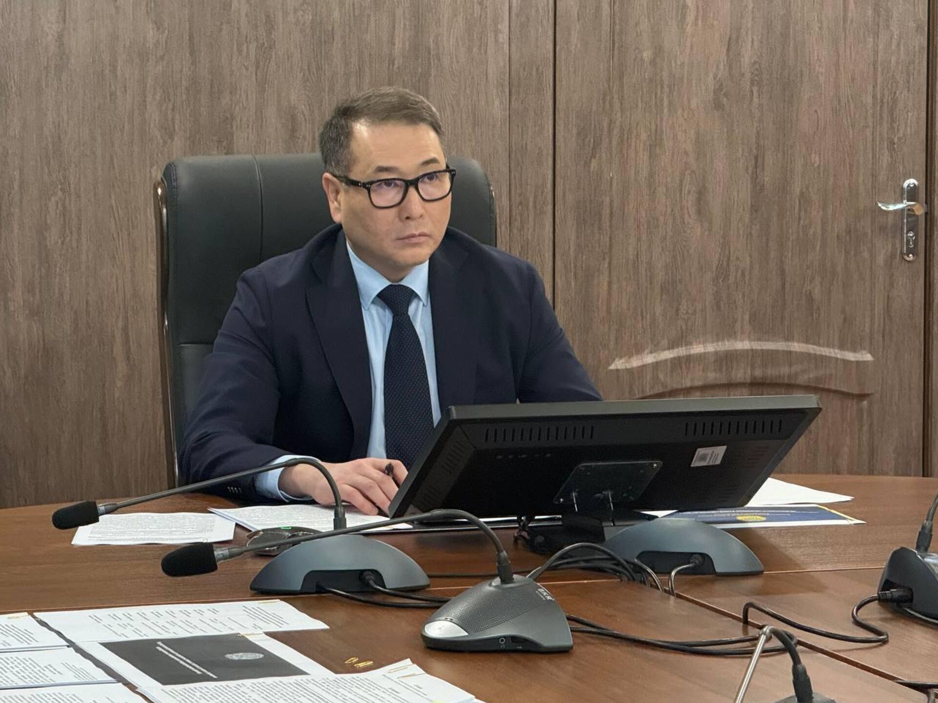 Глава Минторговли и интеграции Казахстана Арман Шаккалиев провел совещание Глава Минторговли и интеграции Казахстана Арман Шаккалиев провел совещание - Sputnik Қазақстан, 1920, 16.06.2026