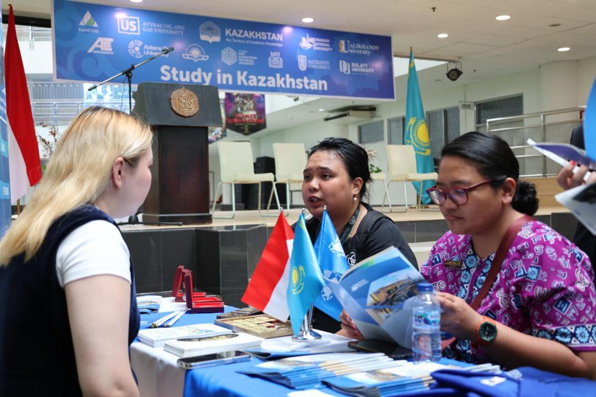 Образовательная выставка Study in Kazakhstan  в Индонезии - Sputnik Казахстан, 1920, 16.06.2026