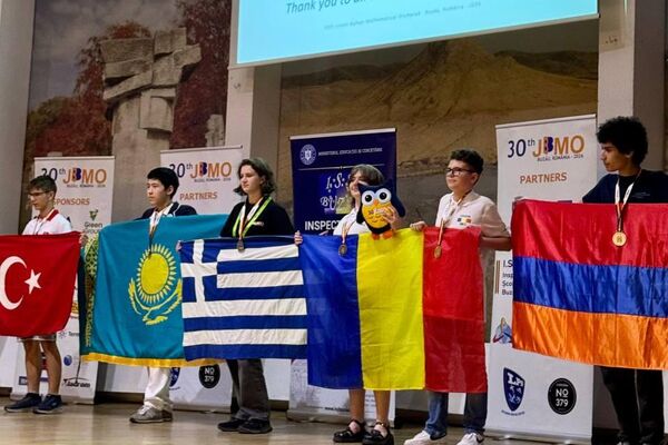 Юные математики Казахстана вошли в пятерку сильнейших команд мира на Балканской математической олимпиаде
Юные математики Казахстана вошли в пятерку сильнейших команд мира на Балканской математической олимпиаде
- Sputnik Казахстан