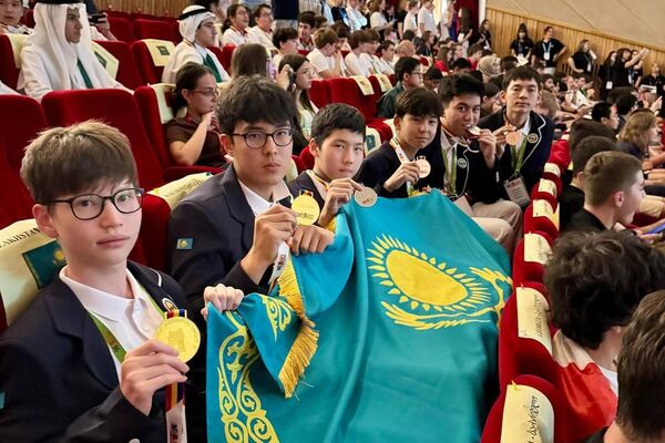 Юные математики Казахстана вошли в пятерку сильнейших команд мира на Балканской математической олимпиаде
Юные математики Казахстана вошли в пятерку сильнейших команд мира на Балканской математической олимпиаде
- Sputnik Казахстан
