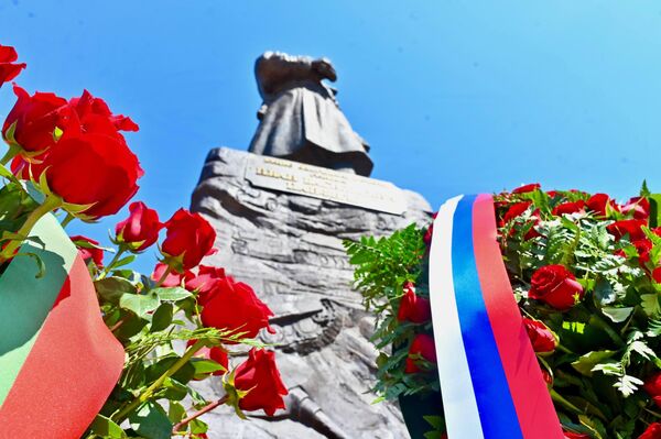 В Астане послы государств СНГ почтили память погибших в Великой Отечественной войне - Sputnik Казахстан