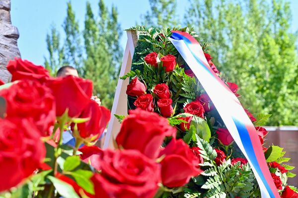В Астане послы государств СНГ почтили память погибших в Великой Отечественной войне - Sputnik Казахстан