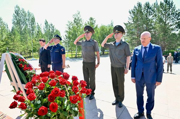 В Астане послы государств СНГ почтили память погибших в Великой Отечественной войне - Sputnik Казахстан