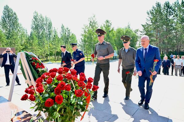 В Астане послы государств СНГ почтили память погибших в Великой Отечественной войне - Sputnik Казахстан