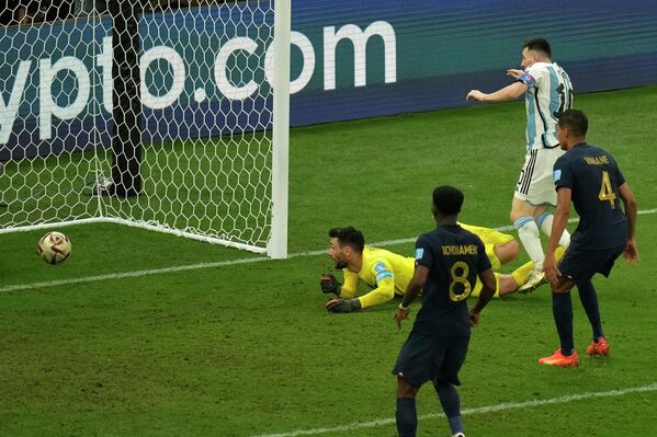 Месси стал первым, кто не реализовал пенальти на ЧМ-2026. Всего на чемпионатах мира это его третий промах при семи одиннадцатиметровых ударах. - Sputnik Казахстан