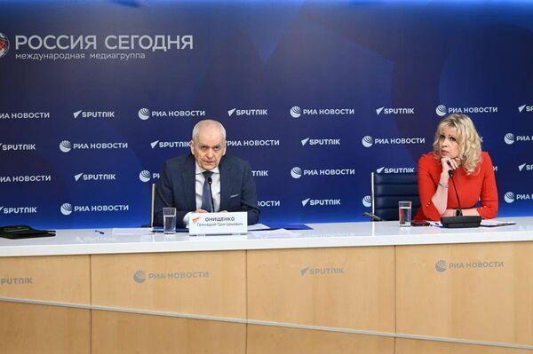 Видеомост Москва — Минск — Астана — Ереван на тему: Биобезопасность стран ЕАЭС Видеомост Москва — Минск — Астана — Ереван на тему: Биобезопасность стран ЕАЭС - Sputnik Казахстан