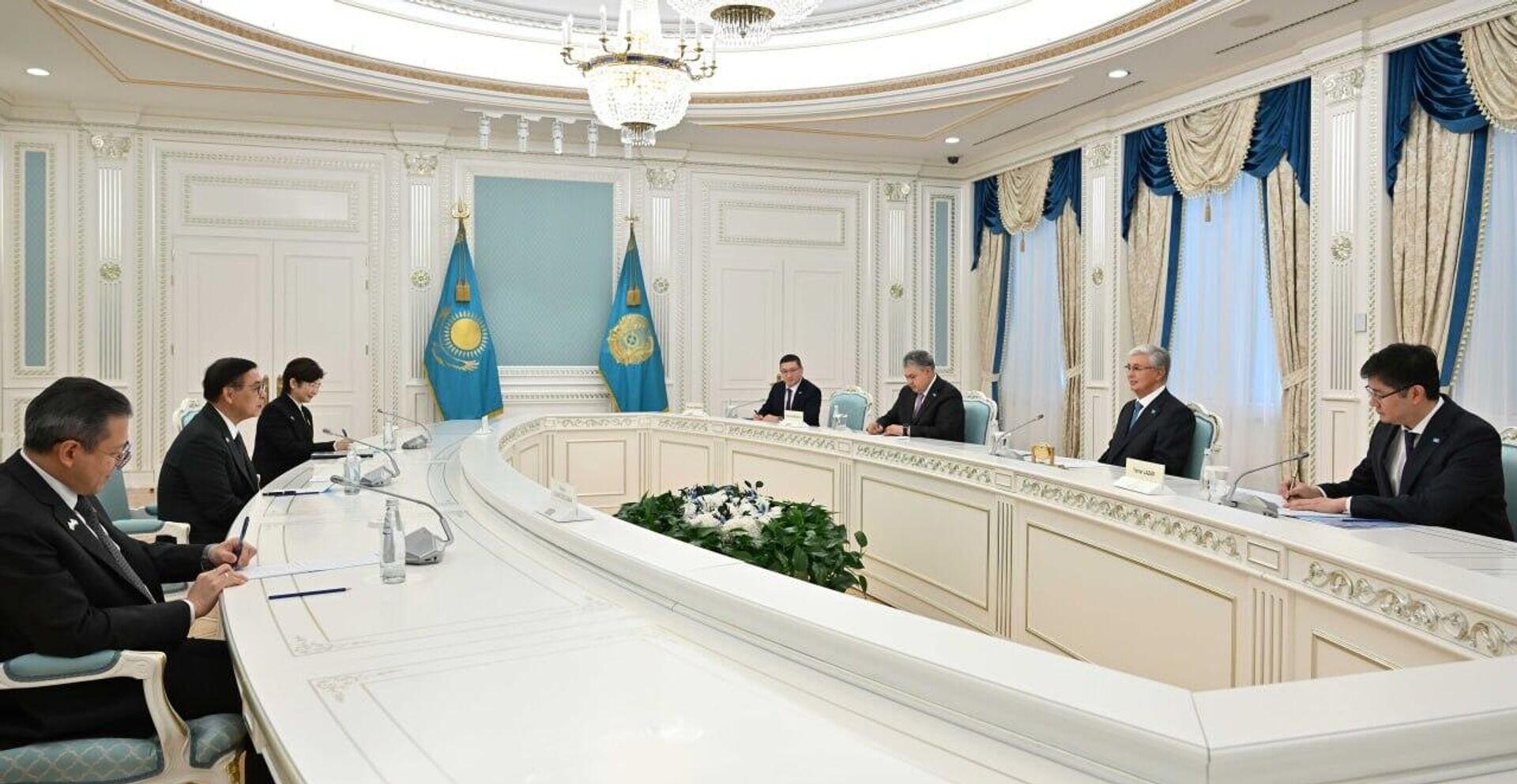 Касым-Жомарт Токаев принял заместителя премьер-министра – министра иностранных дел Таиланда Сихасаком Пуангкеткео - Sputnik Казахстан, 1920, 25.06.2026