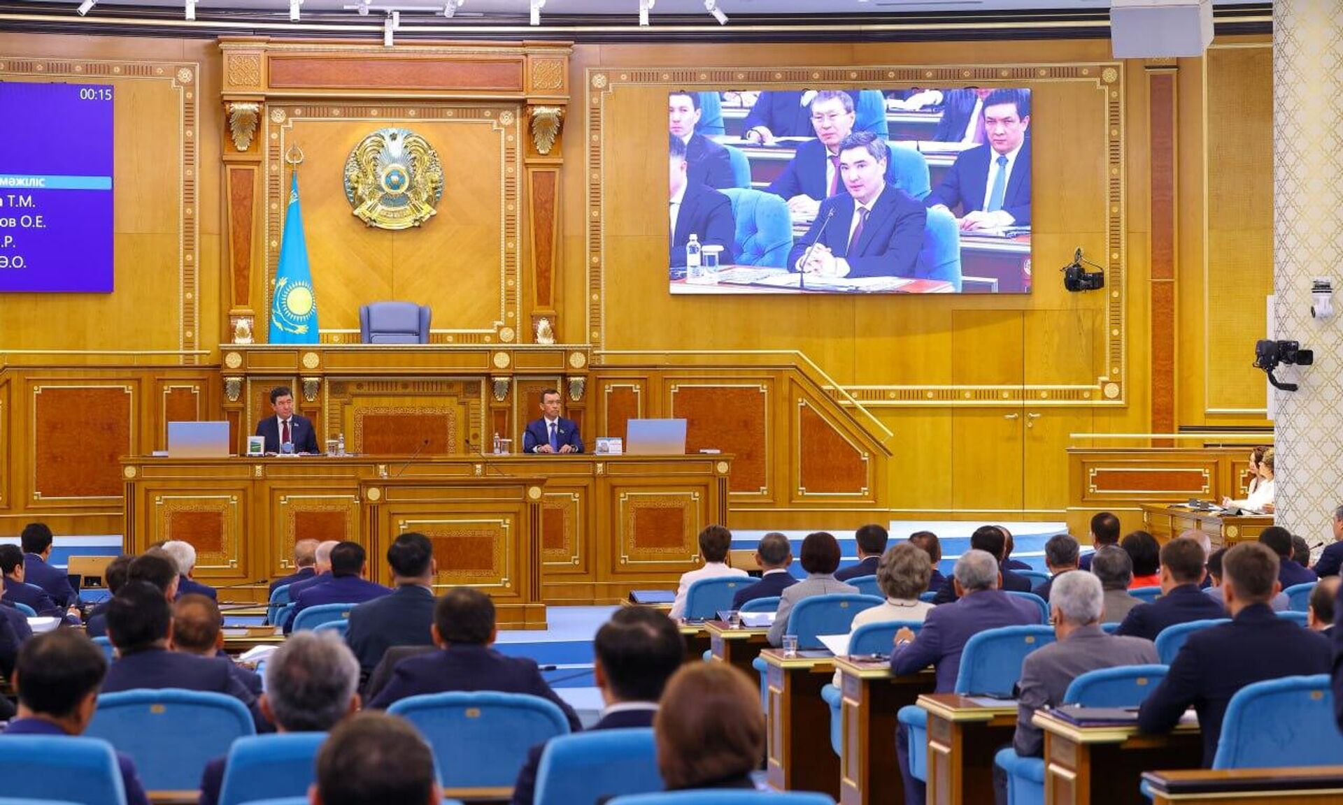 Премьер Казахстана Олжас Бектенов на совместном заседании палат парламента  - Sputnik Казахстан, 1920, 26.06.2026