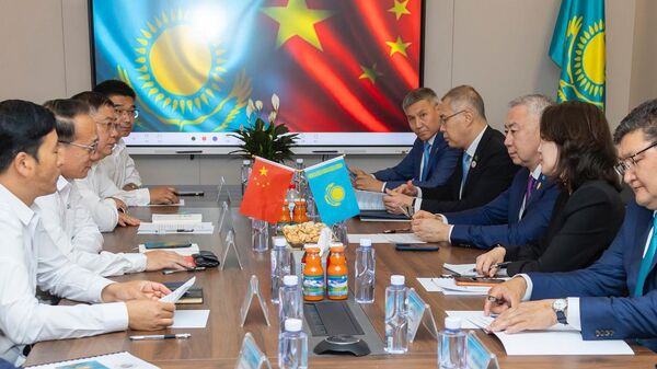 Серик Жумангарин провел встречи с топ-менеджментом ведущих промышленных и агропромышленных холдингов Китая - Sputnik Казахстан