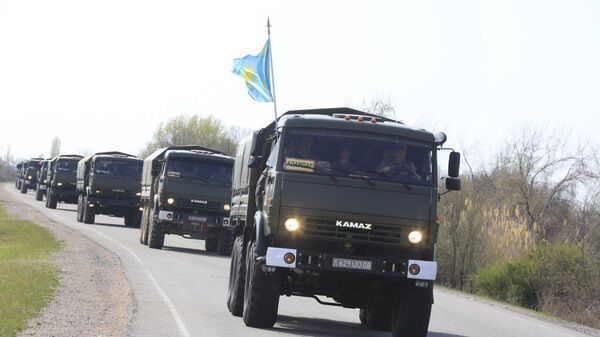 В период с 29 июня по 2 июля в воинских частях и учреждениях Вооруженных сил пройдут комплексные тактико-строевые занятия - Sputnik Казахстан