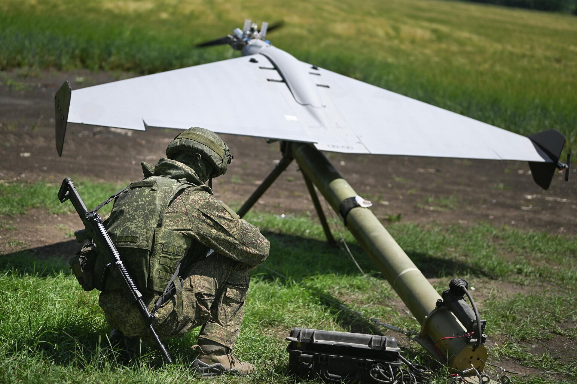 Боевая работа расчета БПЛА БМ-70 группировки войск Центр на Добропольском направлении СВО - Sputnik Казахстан, 1920, 01.07.2026
