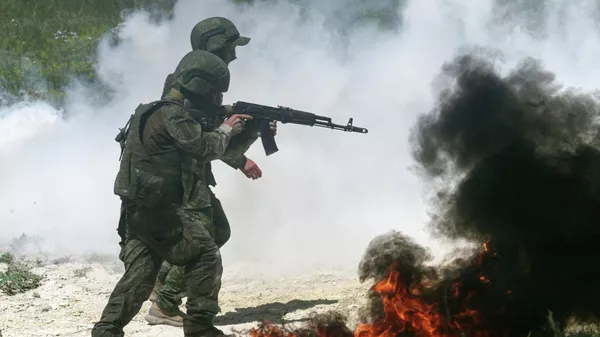 Боевая подготовка штурмовых подразделений 25-й армии группировки войск Запад - Sputnik Казахстан