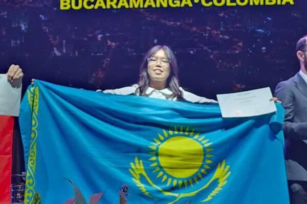 Сборная Казахстана завоевала золотые медали на Международной физической олимпиаде - Sputnik Казахстан