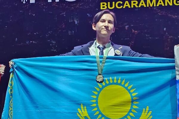 Сборная Казахстана завоевала золотые медали на Международной физической олимпиаде - Sputnik Казахстан