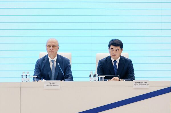 Олжас Бектенов и Роман Скляр представили нового акима Атырауской области активу региона - Sputnik Казахстан