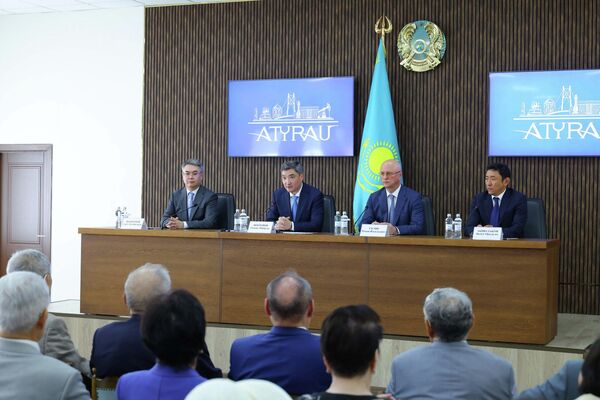 Олжас Бектенов и Роман Скляр представили нового акима Атырауской области активу региона - Sputnik Казахстан