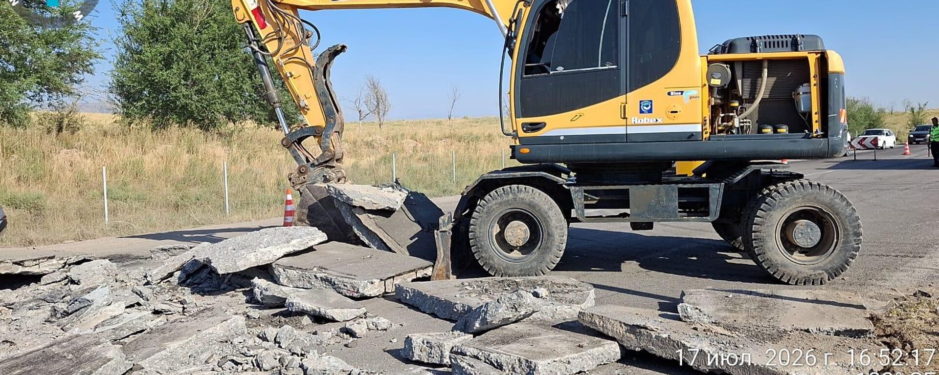 Түркістан облысында аптап ыстыққа байланысты жол қызметтері күшейтілген режимде жұмыс істеп жатыр - Sputnik Қазақстан, 1920, 18.07.2026