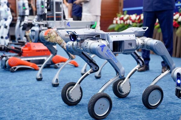 Роботов для патрулирования представили Генпрокуратуре Казахстана в Астане Роботов для патрулирования представили Генпрокуратуре Казахстана в Астане - Sputnik Казахстан