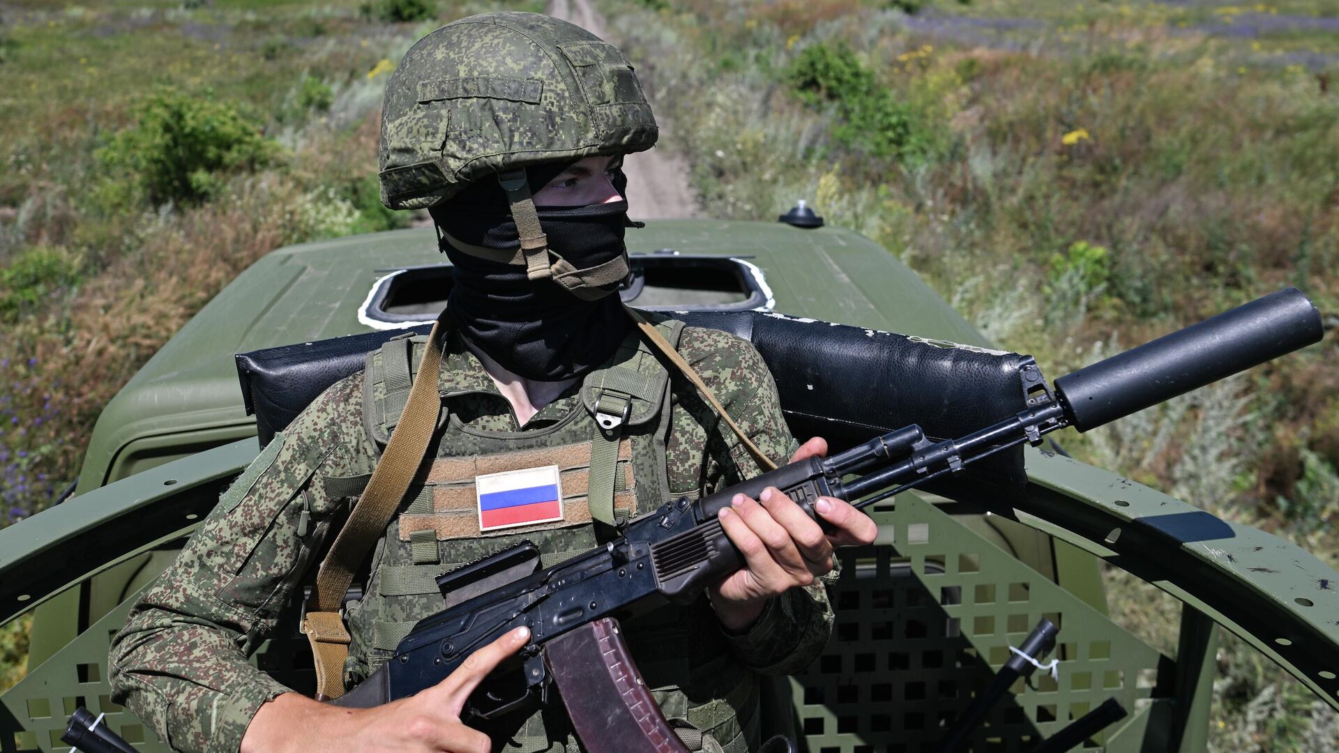 Боевая работа расчета БПЛА Сокол-И группировки войск Центр на Добропольском направлении СВО Боевая работа расчета БПЛА Сокол-И группировки войск Центр на Добропольском направлении СВО - Sputnik Казахстан, 1920, 20.07.2026