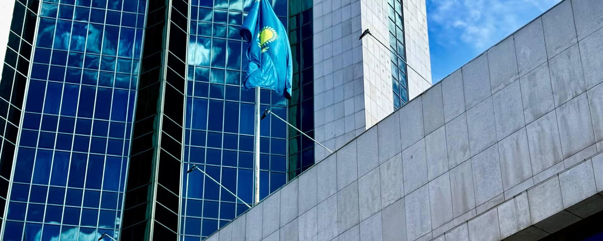 Здание парламента Казахстана - Sputnik Қазақстан, 1920, 23.07.2026
