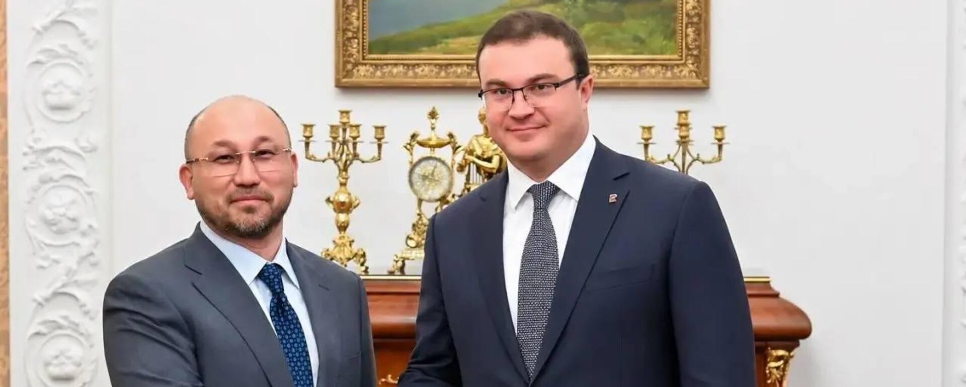 Омбы облысының губернаторы Виталий Хоценко Қазақстанның Ресейдегі елшісі Дәурен Абаевпен кездесті - Sputnik Қазақстан, 1920, 24.07.2026