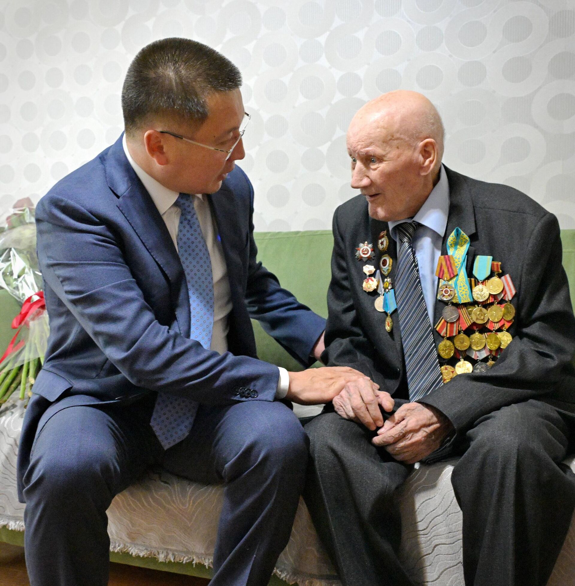 Ветеран ВОВ Сергей Выжутович отметил 100-летний юбилей в Павлодаре - Sputnik Казахстан, 1920, 24.07.2026