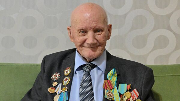 Ветеран ВОВ Сергей Выжутович  - Sputnik Казахстан