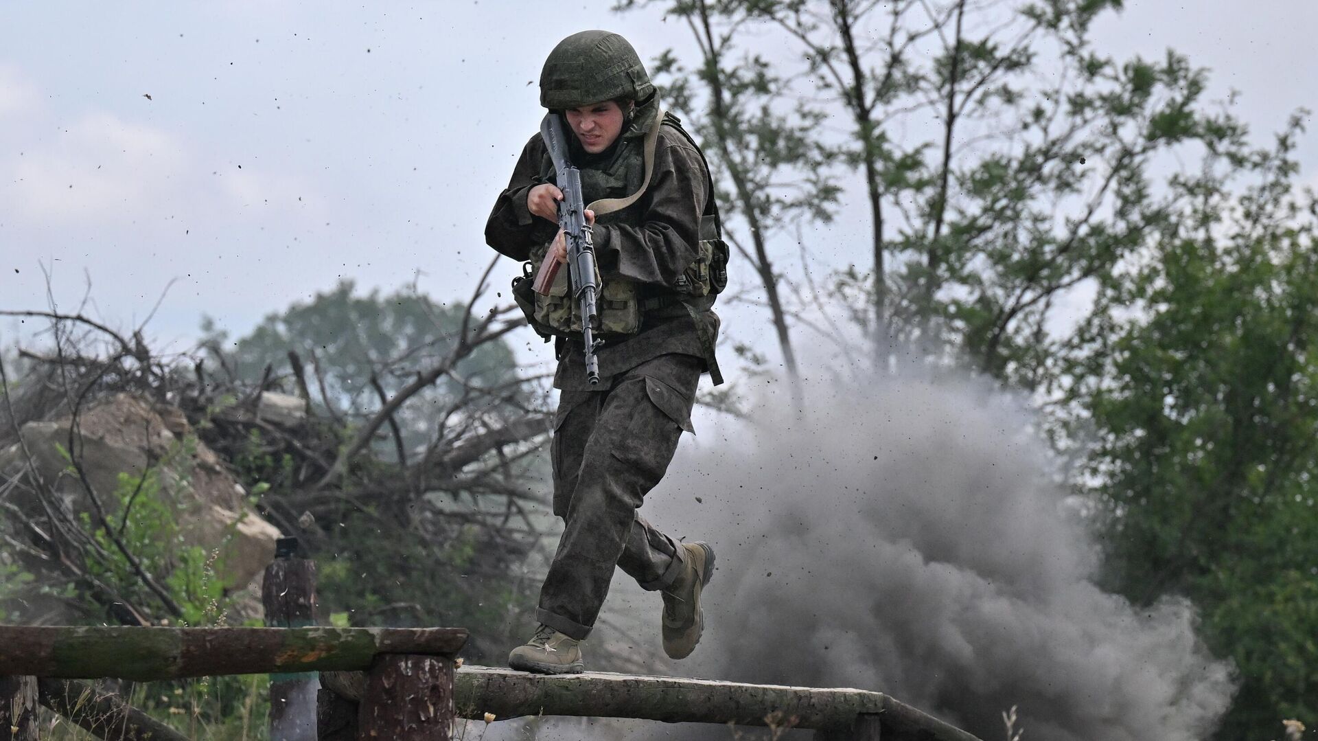 Боевое слаживание штурмовиков группировки войск Центр на Добропольском направлении СВО Боевое слаживание штурмовиков группировки войск Центр на Добропольском направлении СВО - Sputnik Казахстан, 1920, 24.07.2026
