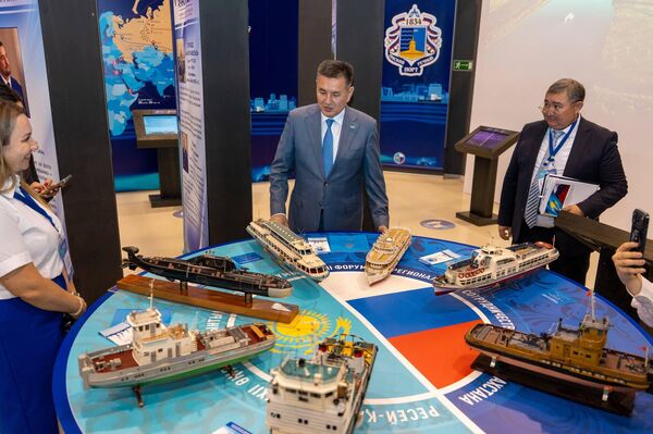 Аким ВКО Нурымбет Сактаганов провел рабочие встречи в рамках Форума межрегионального сотрудничества Казахстана и России
Аким ВКО Нурымбет Сактаганов провел рабочие встречи в рамках Форума межрегионального сотрудничества Казахстана и России
- Sputnik Казахстан