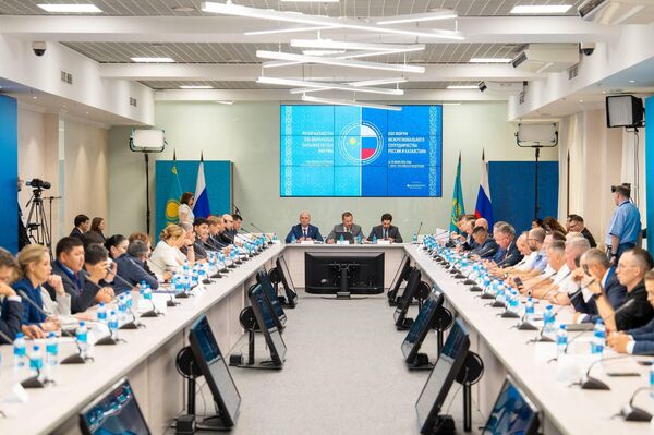 Аким ВКО Нурымбет Сактаганов провел рабочие встречи в рамках Форума межрегионального сотрудничества Казахстана и России
Аким ВКО Нурымбет Сактаганов провел рабочие встречи в рамках Форума межрегионального сотрудничества Казахстана и России
- Sputnik Казахстан