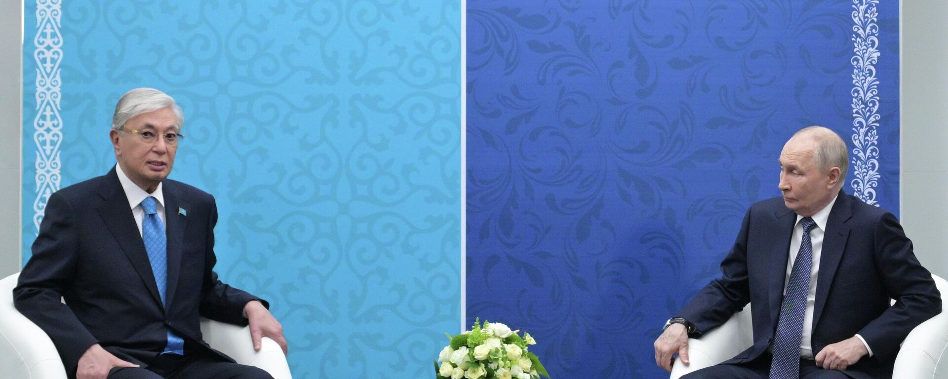 Қазақстан президенті Қасым-Жомарт Тоқаев пен РФ президенті Владимир Путин  - Sputnik Қазақстан, 1920, 25.07.2026