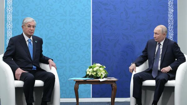 Қазақстан президенті Қасым-Жомарт Тоқаев пен РФ президенті Владимир Путин Қазақстан президенті Қасым-Жомарт Тоқаев пен РФ президенті Владимир Путин - Sputnik Қазақстан