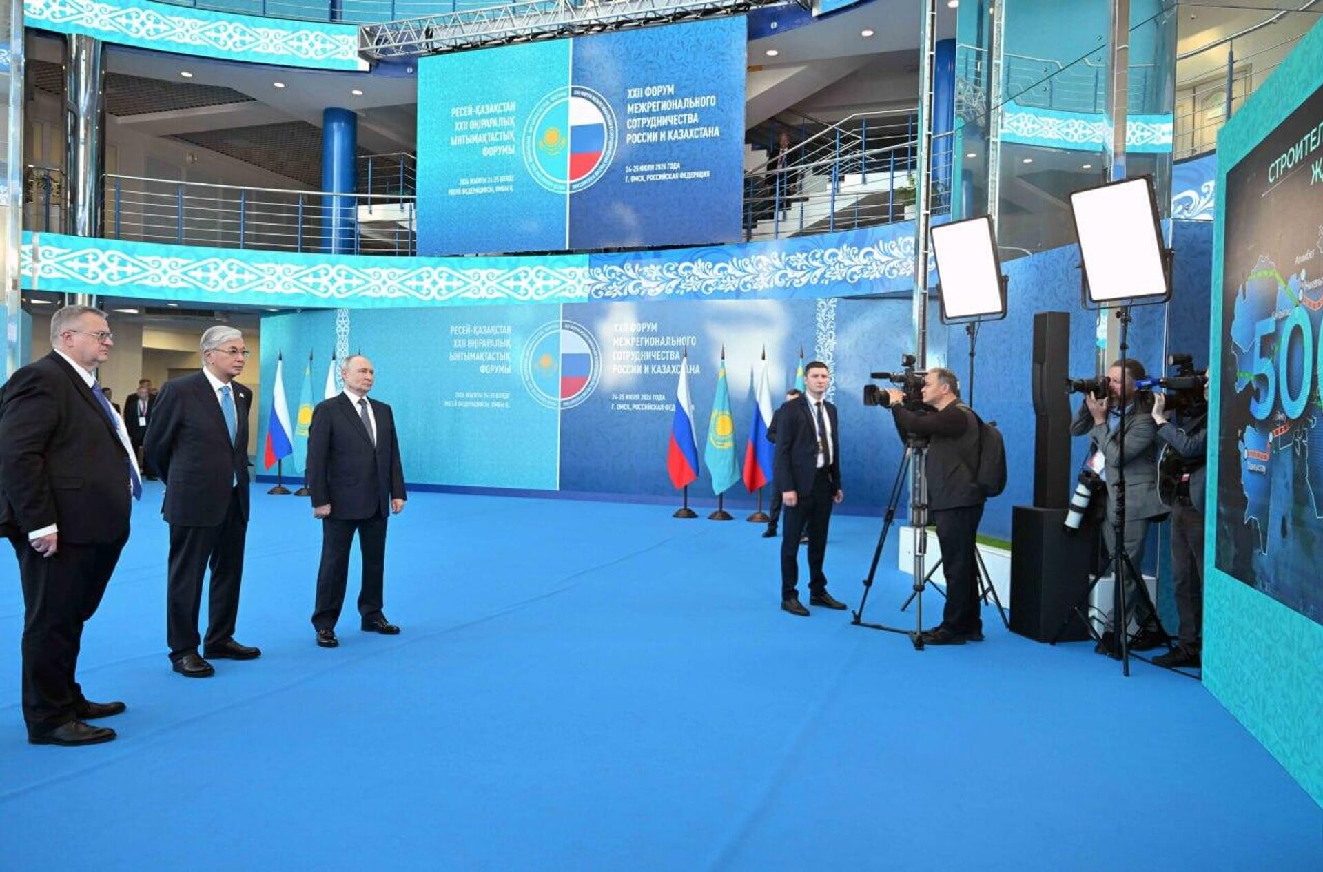 В Омске президентам Казахстана и России представили цифровые проекты в сфере торговли и логистики
 - Sputnik Казахстан, 1920, 25.07.2026