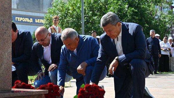 Петропавлда татар әдебиетінің классигі Ғабдолла Тоқайға бюст орнатылды - Sputnik Қазақстан