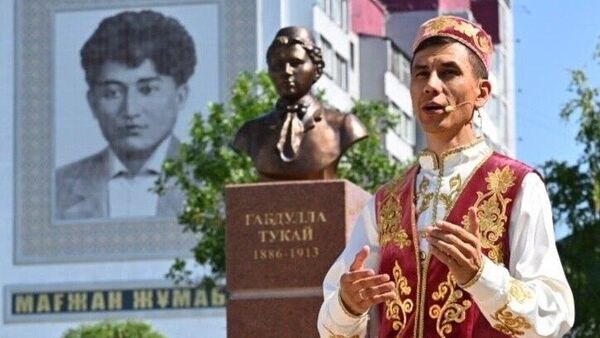 В Петропавловске открыли памятник классику татарской литературы Габдулле Тукаю  - Sputnik Казахстан