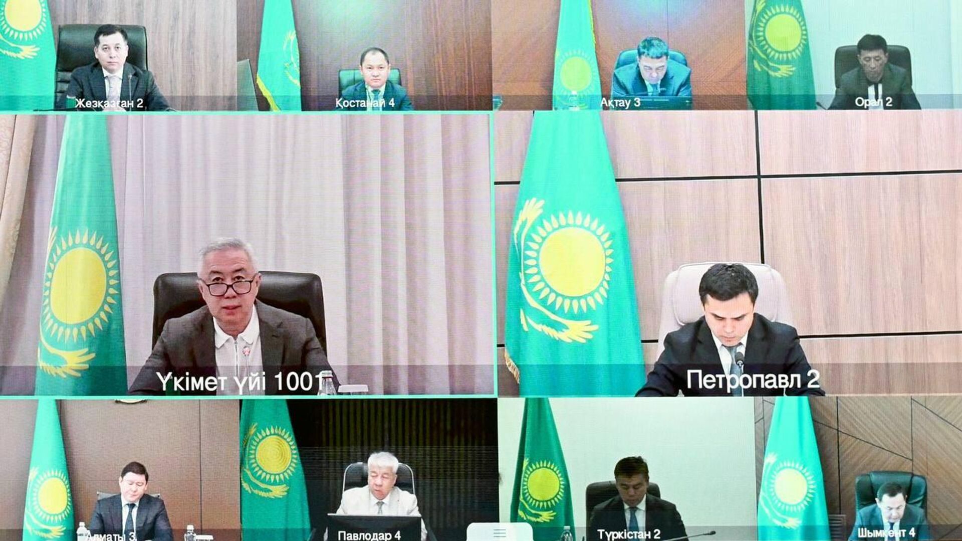 Серик Жумангарин провел заседание штаба по обеспечению экономического роста Серик Жумангарин провел заседание штаба по обеспечению экономического роста - Sputnik Казахстан, 1920, 27.07.2026