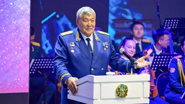 Премьер Казахстана Олжас Бектенов поздравил Токтара Аубакирова с 80-летием  - Sputnik Казахстан