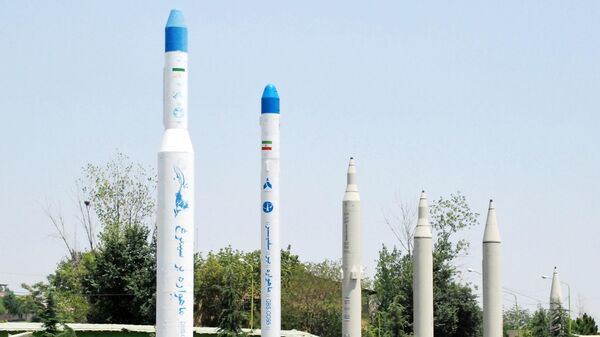 Образцы ракет и ракетоносителей в Тегеране, архивное фото Образцы ракет и ракетоносителей в Тегеране, архивное фото - Sputnik Казахстан