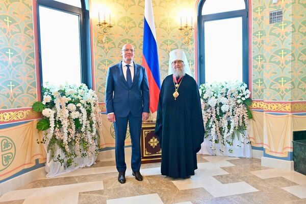 Дмитрий Чернышенко вручил митрополиту Астанайскому и Казахстанскому Александру орден За заслуги перед Отечеством Дмитрий Чернышенко вручил митрополиту Астанайскому и Казахстанскому Александру орден За заслуги перед Отечеством - Sputnik Казахстан