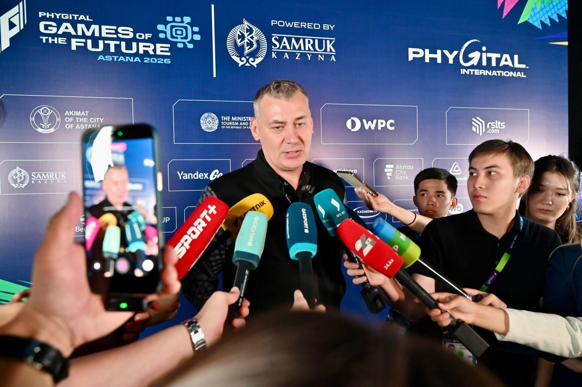 Главный судья по фиджитал баскетболу Вячеслав Дьяченко - Sputnik Қазақстан, 1920, 30.07.2026