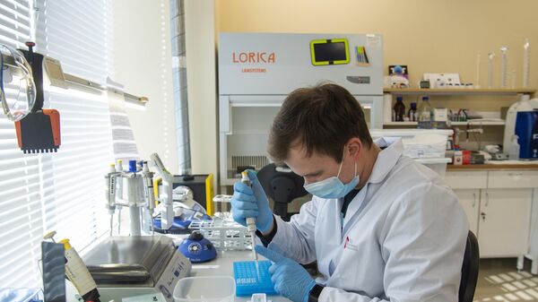 Разработка экспресс-тестов на коронавирус учеными из центра Сколково - Sputnik Казахстан