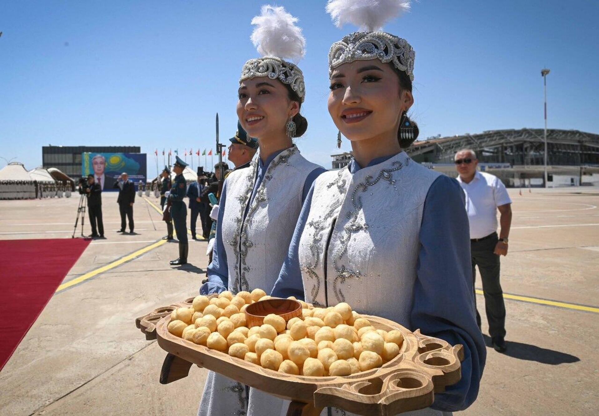 Касым-Жомарт Токаев прибыл в Чолпон-Ату - Sputnik Казахстан, 1920, 31.07.2026