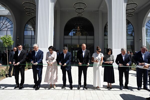 Главы государств ЦА приняли участие в церемонии открытия отеля Baku Resort & Spa на побережье озера Иссык-Куль Главы государств ЦА приняли участие в церемонии открытия отеля Baku Resort & Spa на побережье озера Иссык-Куль - Sputnik Казахстан