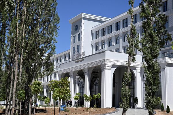 Главы государств ЦА приняли участие в церемонии открытия отеля Baku Resort & Spa на побережье озера Иссык-Куль Главы государств ЦА приняли участие в церемонии открытия отеля Baku Resort & Spa на побережье озера Иссык-Куль - Sputnik Казахстан