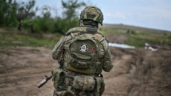 Тактическая подготовка Псковского соединения ВДВ группировки войск Центр на Днепропетровском направлении СВО - Sputnik Казахстан